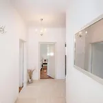 Two-bedroom In Sokusan Vakantiehuis Sukošan