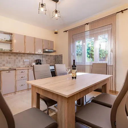 Two-bedroom In Sokusan * Sukošan