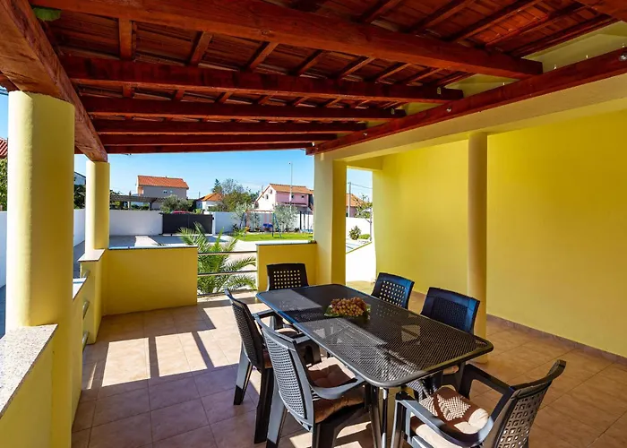 펜션 Two-bedroom In Sokusan Sukošan